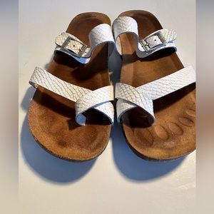 YOKONO Women’s white leather sandals size 9